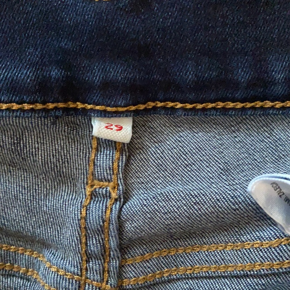 Levi Capris - image 2